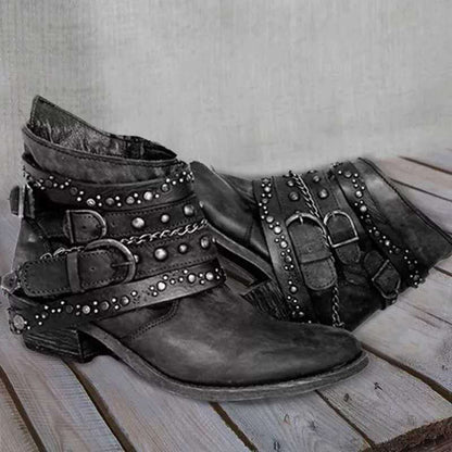 UMA - Bottes Vintage Grande Taille Découvrez nos bottes UMA, une création mode grande taille qui marie charme vintage et élégance française. Ces bottes grande taille offrent une silhouette raffinée et rétro, créées pour les femmes qui recherchent une pièc