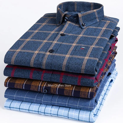 VIBE - Chemise à Carreaux en Coton Homme Découvrez notre chemise VIBE pour homme, une création qui marie motif à carreaux et élégance française. Cette chemise en coton offre une silhouette raffinée et distinctive, créée pour les hommes qui recherchent une