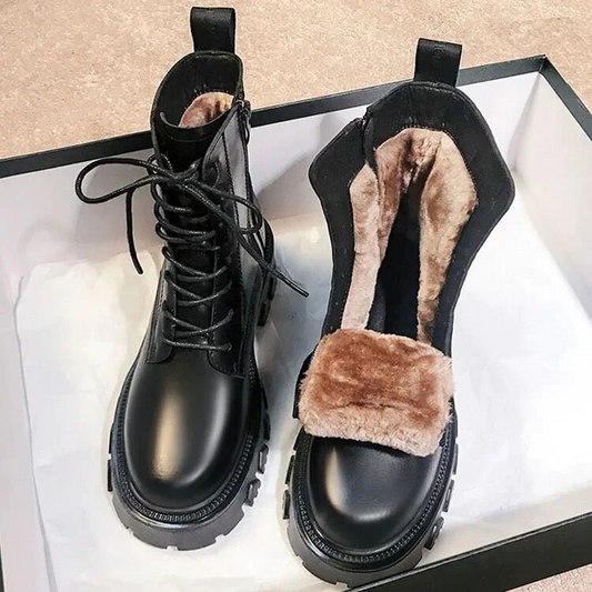 AELA - Bottes de Neige Grande Taille Découvrez nos bottes AELA, une création mode grande taille qui marie protection neigeuse et élégance française. Ces bottes de neige grande taille offrent une silhouette raffinée et chaleureuse, créées pour les femmes q