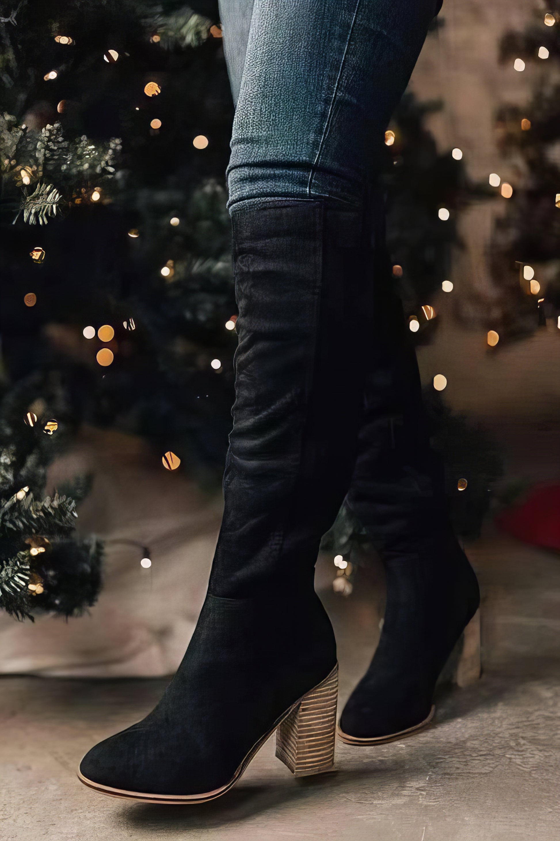 ALEXANE - Bottes Élégantes Grande Taille Découvrez nos bottes ALEXANE, une création mode grande taille qui marie style contemporain et élégance française. Ces bottes grande taille offrent une silhouette raffinée et sophistiquée, créées pour les femmes qui