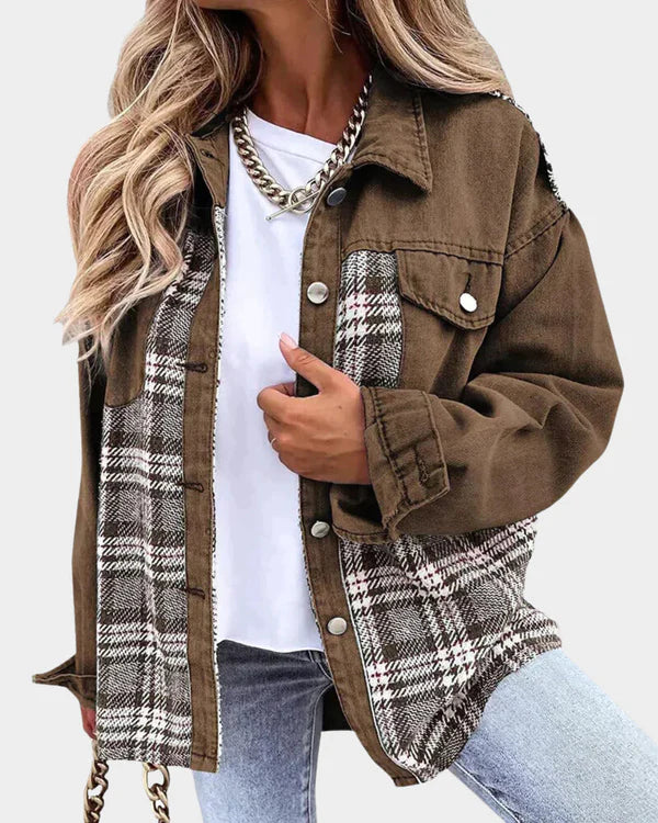 BELLE - Veste à Carreaux Grande Taille Découvrez notre veste BELLE, une création mode grande taille qui allie style décontracté et élégance française. Cette veste à carreaux grande taille offre un design tendance et polyvalent, idéale pour les femmes qui