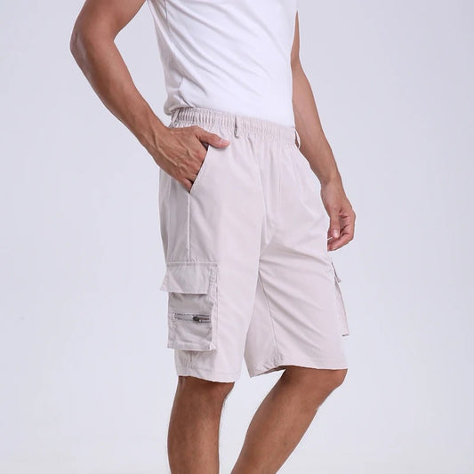 JOHN - Short Essentiel d'Été Homme Découvrez notre short JOHN pour homme, une création qui marie confort estival et élégance française. Ce short d'été offre une silhouette raffinée et décontractée, créé pour les hommes qui recherchent une pièce aussi légè