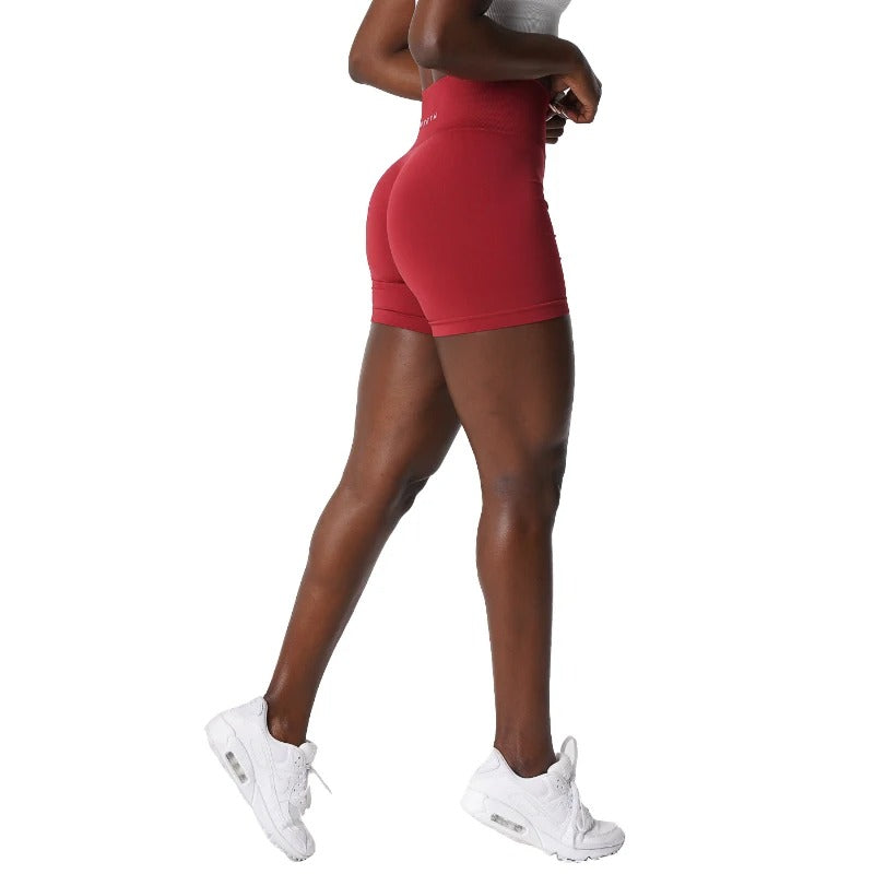 MANON - Short de Sport Taille Haute Grande Taille Découvrez notre short MANON, une création mode grande taille qui allie performance sportive et élégance française. Ce short de sport grande taille offre une silhouette athlétique et raffinée, créé pour les