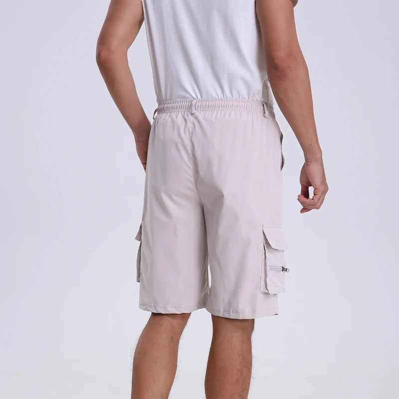 JOHN - Short Essentiel d'Été Homme Découvrez notre short JOHN pour homme, une création qui marie confort estival et élégance française. Ce short d'été offre une silhouette raffinée et décontractée, créé pour les hommes qui recherchent une pièce aussi légè