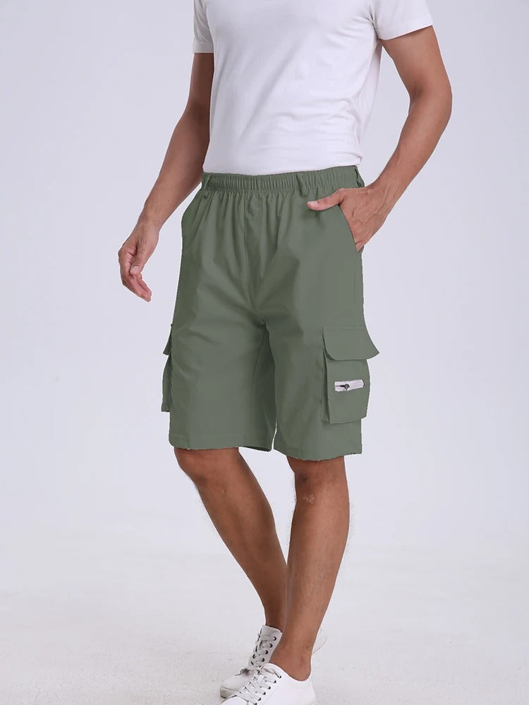 JOHN - Short Essentiel d'Été Homme Découvrez notre short JOHN pour homme, une création qui marie confort estival et élégance française. Ce short d'été offre une silhouette raffinée et décontractée, créé pour les hommes qui recherchent une pièce aussi légè