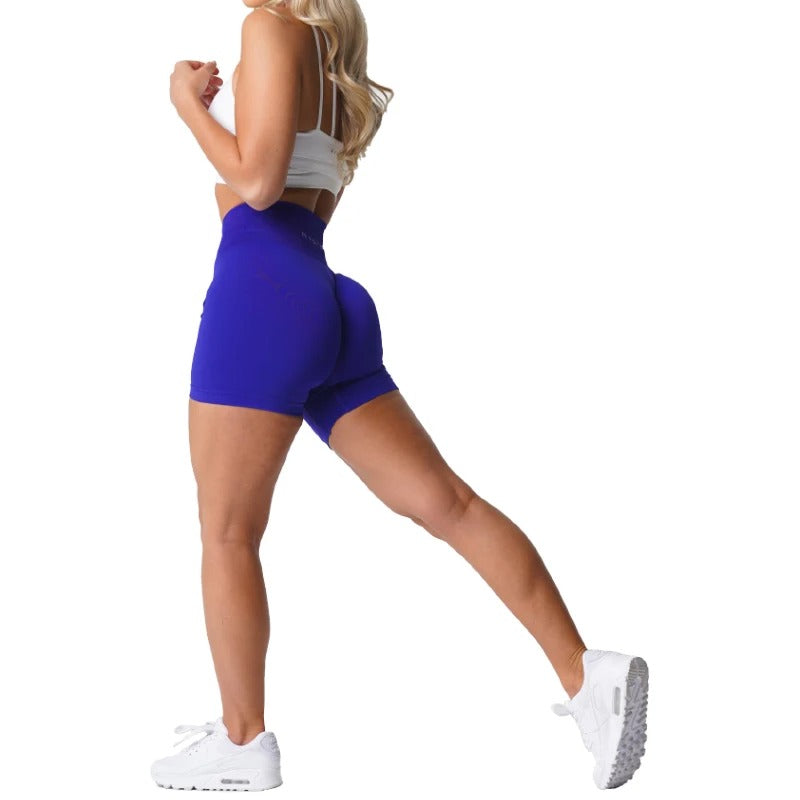 MANON - Short de Sport Taille Haute Grande Taille Découvrez notre short MANON, une création mode grande taille qui allie performance sportive et élégance française. Ce short de sport grande taille offre une silhouette athlétique et raffinée, créé pour les