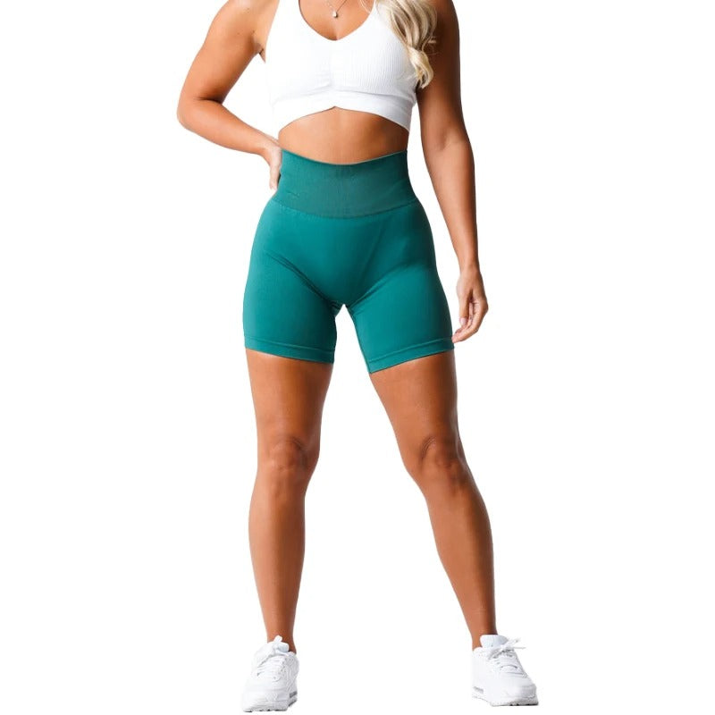 MANON - Short de Sport Taille Haute Grande Taille Découvrez notre short MANON, une création mode grande taille qui allie performance sportive et élégance française. Ce short de sport grande taille offre une silhouette athlétique et raffinée, créé pour les