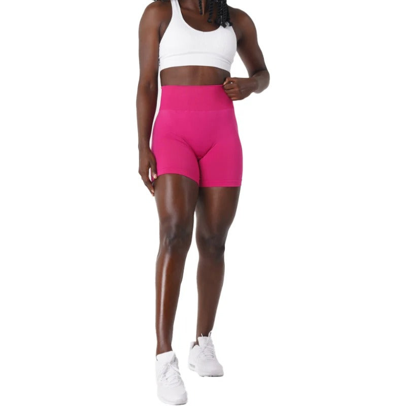 MANON - Short de Sport Taille Haute Grande Taille Découvrez notre short MANON, une création mode grande taille qui allie performance sportive et élégance française. Ce short de sport grande taille offre une silhouette athlétique et raffinée, créé pour les