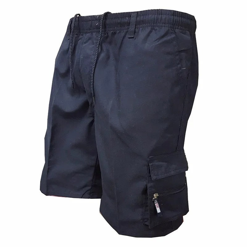 JOHN - Short Essentiel d'Été Homme Découvrez notre short JOHN pour homme, une création qui marie confort estival et élégance française. Ce short d'été offre une silhouette raffinée et décontractée, créé pour les hommes qui recherchent une pièce aussi légè
