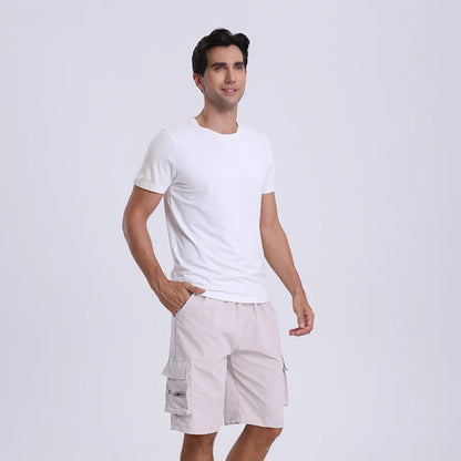 JOHN - Short Essentiel d'Été Homme Découvrez notre short JOHN pour homme, une création qui marie confort estival et élégance française. Ce short d'été offre une silhouette raffinée et décontractée, créé pour les hommes qui recherchent une pièce aussi légè