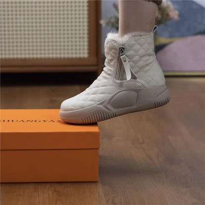 ALANA - Chaussures d'Hiver Orthopédiques Grande Taille Découvrez nos chaussures ALANA, une création mode grande taille qui marie confort orthopédique et élégance française. Ces chaussures d'hiver grande taille offrent une silhouette raffinée et ergonomiqu