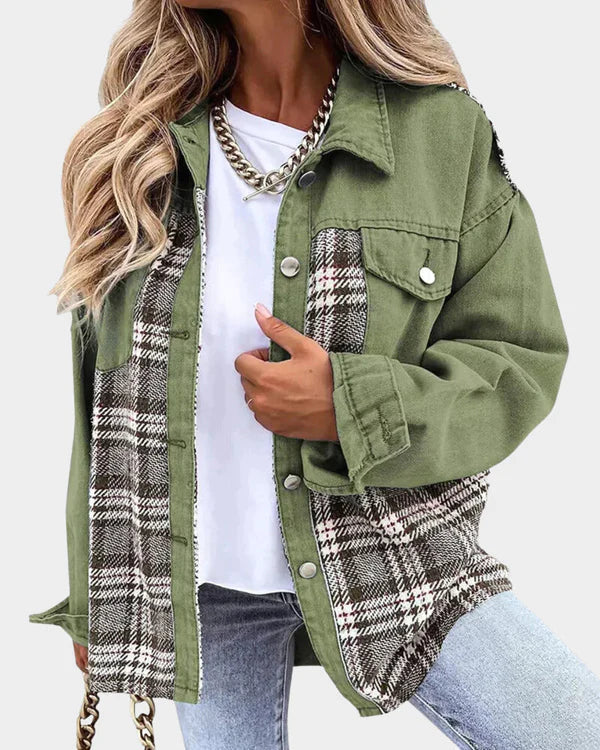BELLE - Veste à Carreaux Grande Taille Découvrez notre veste BELLE, une création mode grande taille qui allie style décontracté et élégance française. Cette veste à carreaux grande taille offre un design tendance et polyvalent, idéale pour les femmes qui
