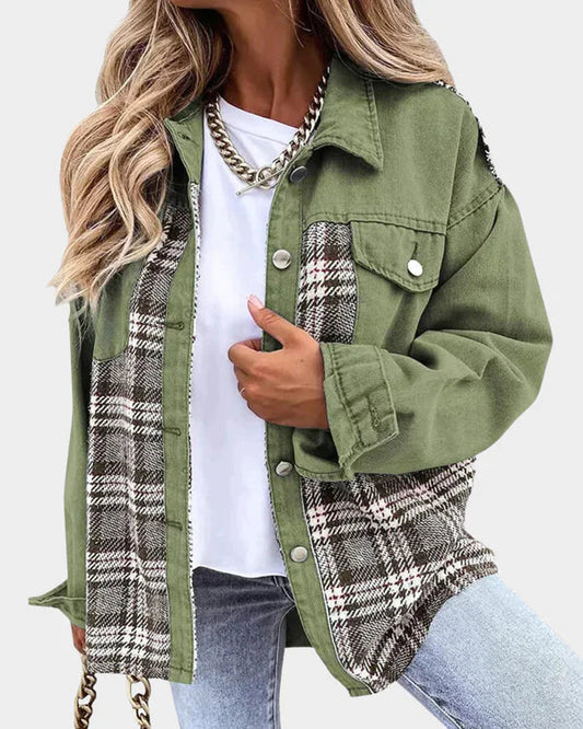 BELLE - Veste à Carreaux Grande Taille Découvrez notre veste BELLE, une création mode grande taille qui allie style décontracté et élégance française. Cette veste à carreaux grande taille offre un design tendance et polyvalent, idéale pour les femmes qui