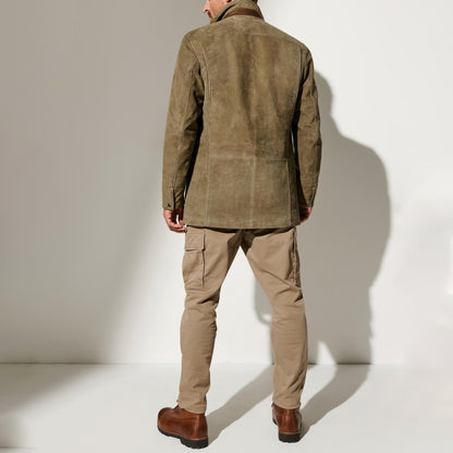 LUCAS - Veste Homme Vintage Automne Découvrez notre veste LUCAS pour homme, notre best-seller qui incarne l'essence du style vintage et de l'élégance française. Cette veste automne offre une silhouette raffinée et sophistiquée, créée pour les hommes qui r