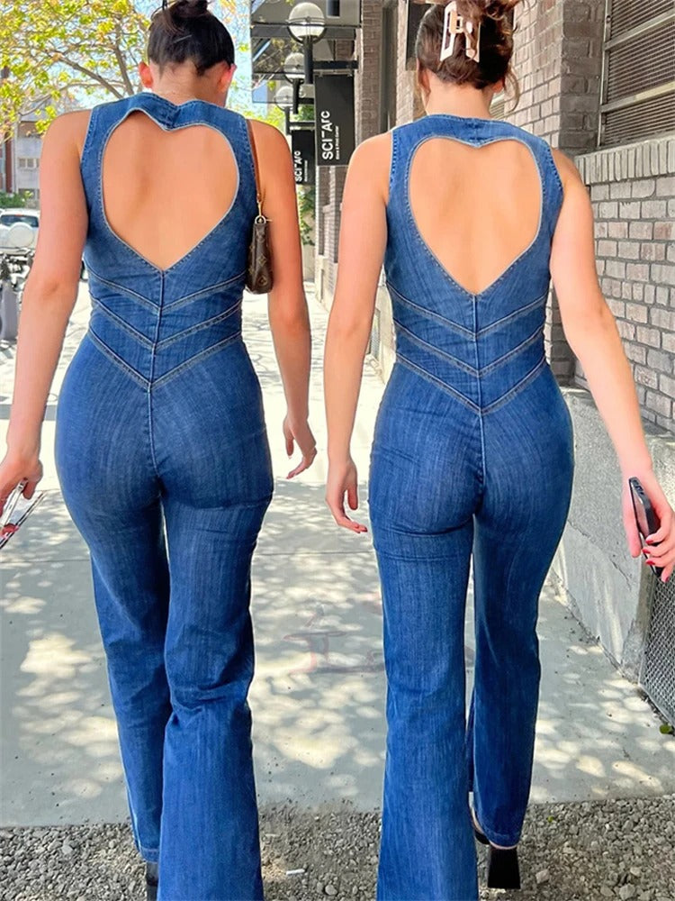LANA - Combinaison en Jean Grande Taille Découvrez notre combinaison LANA, une création mode grande taille qui allie style denim et élégance française. Cette combinaison en jean grande taille offre un design moderne et décontracté, idéale pour les femmes