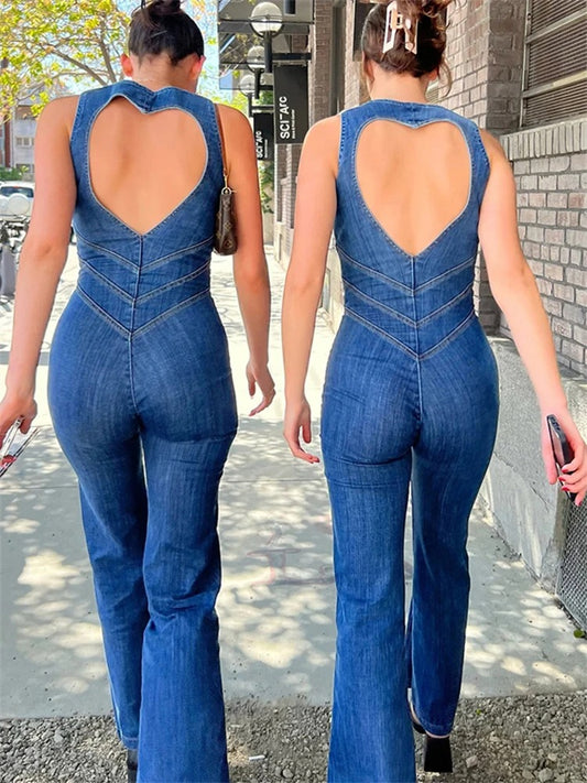 LANA - Combinaison en Jean Grande Taille Découvrez notre combinaison LANA, une création mode grande taille qui allie style denim et élégance française. Cette combinaison en jean grande taille offre un design moderne et décontracté, idéale pour les femmes