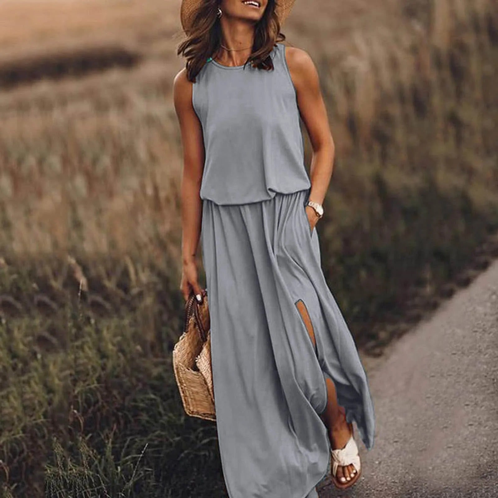 Ana - Robe Vintage Grande Taille Femme Élégante Découvrez notre robe Ana, une création mode grande taille qui réinvente le charme rétro avec l'élégance française. Cette robe élégante grande taille allie le style vintage intemporel au confort contemporain,