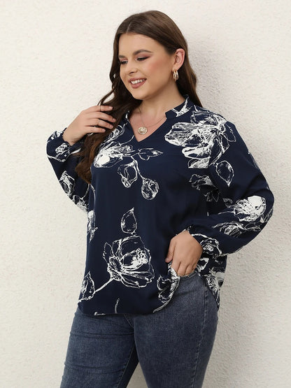 ALEXANDRA - Pull Col Roulé Moelleux Grande Taille Découvrez notre pull ALEXANDRA, une création mode grande taille qui marie douceur luxueuse et élégance française. Ce pull col roulé grande taille offre une silhouette douce et raffinée, créé pour les femme