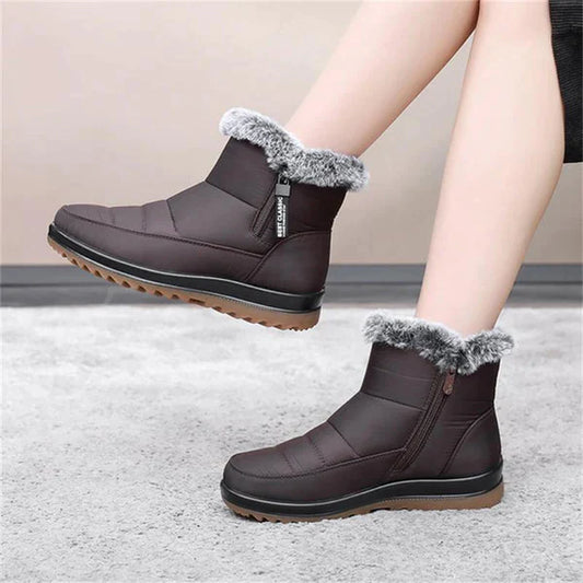 HOLLY - Bottes d'Hiver en Coton Grande Taille Découvrez nos bottes HOLLY, une création mode grande taille qui marie chaleur naturelle et élégance française. Ces bottes d'hiver grande taille offrent une silhouette raffinée et chaleureuse, créées pour les f