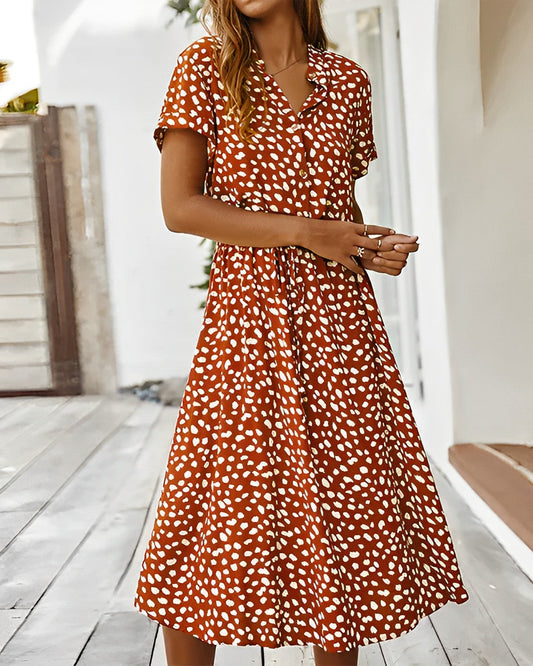 Fauve - Robe Imprimée Grande Taille Femme Découvrez notre robe Fauve, une création mode grande taille qui allie motifs colorés et élégance française. Cette robe élégante grande taille avec ses imprimés exclusifs offre une silhouette sophistiquée, parfaite
