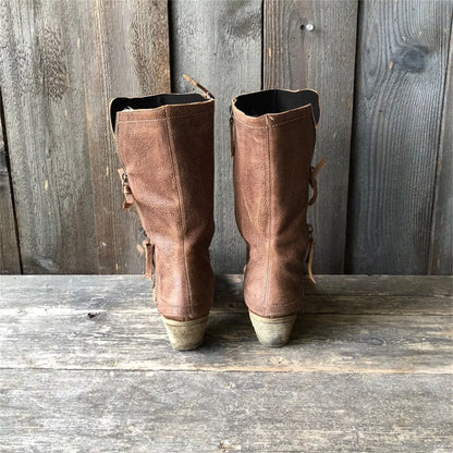SYDNEY - Bottes d'Automne Grande Taille Découvrez nos bottes SYDNEY, une création mode grande taille qui marie style automnal et élégance française. Ces bottes grande taille offrent une silhouette raffinée et adaptée, créées pour les femmes qui recherchen