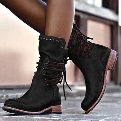DELILAH - Bottes en Cuir Grande Taille Découvrez nos bottes DELILAH, une création mode grande taille qui marie cuir luxueux et élégance française. Ces bottes grande taille offrent une silhouette raffinée et sophistiquée, créées pour les femmes qui recherc