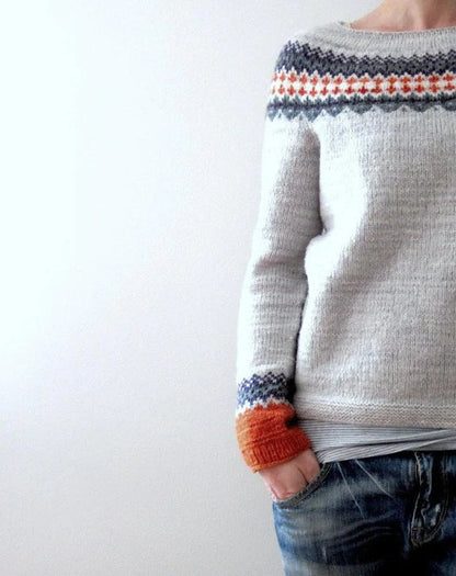 MATHILDA - Pull Gris Style Bohème Grande Taille Découvrez notre pull MATHILDA, une création mode grande taille qui marie l'esprit bohème à l'élégance française. Ce pull grande taille offre une silhouette libre et raffinée, créé pour les femmes qui recherc
