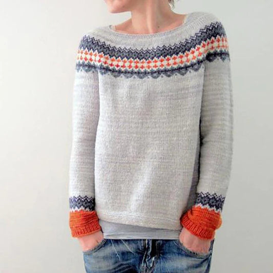 MATHILDA - Pull Gris Style Bohème Grande Taille Découvrez notre pull MATHILDA, une création mode grande taille qui marie l'esprit bohème à l'élégance française. Ce pull grande taille offre une silhouette libre et raffinée, créé pour les femmes qui recherc