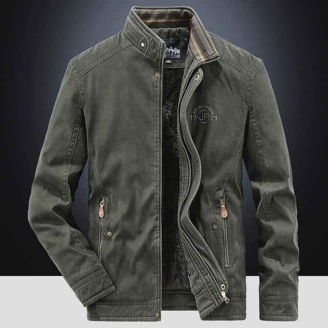 PARK - Veste Homme Découvrez notre veste PARK pour homme, une création qui marie style contemporain et élégance française. Cette veste offre une silhouette raffinée et moderne, créée pour les hommes qui recherchent une pièce aussi versatile que sophistiqu