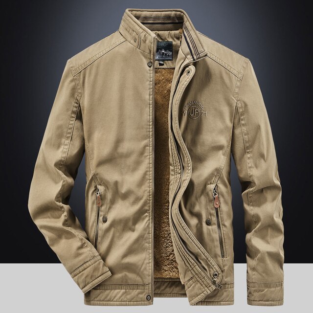 PARK - Veste Homme Découvrez notre veste PARK pour homme, une création qui marie style contemporain et élégance française. Cette veste offre une silhouette raffinée et moderne, créée pour les hommes qui recherchent une pièce aussi versatile que sophistiqu