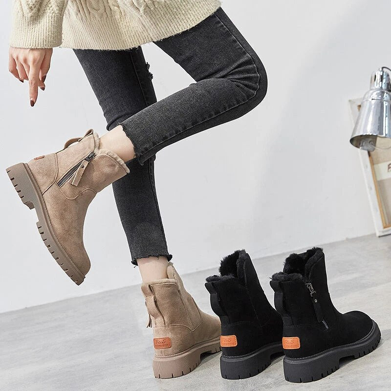GABRIELA - Bottes à Pompons Grande Taille Découvrez nos bottes GABRIELA, une création mode grande taille qui marie détails ludiques et élégance française. Ces bottes grande taille offrent une silhouette raffinée et enjouée, créées pour les femmes qui rech