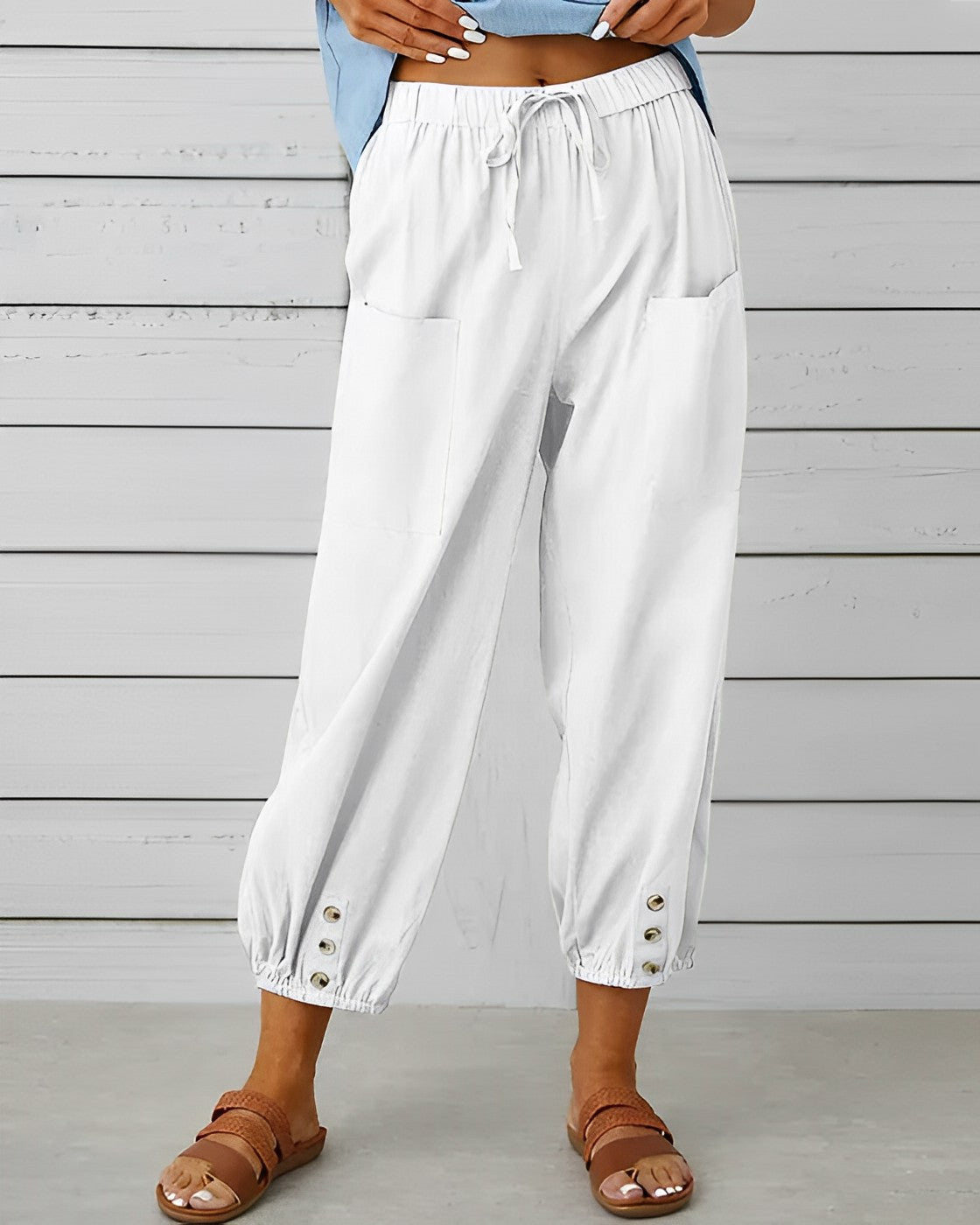 MAYA - Pantalon Large Taille Haute Grande Taille Découvrez notre pantalon MAYA, une création mode grande taille qui incarne l'élégance française avec une silhouette contemporaine. Ce pantalon taille haute grande taille offre une coupe large et raffinée, c