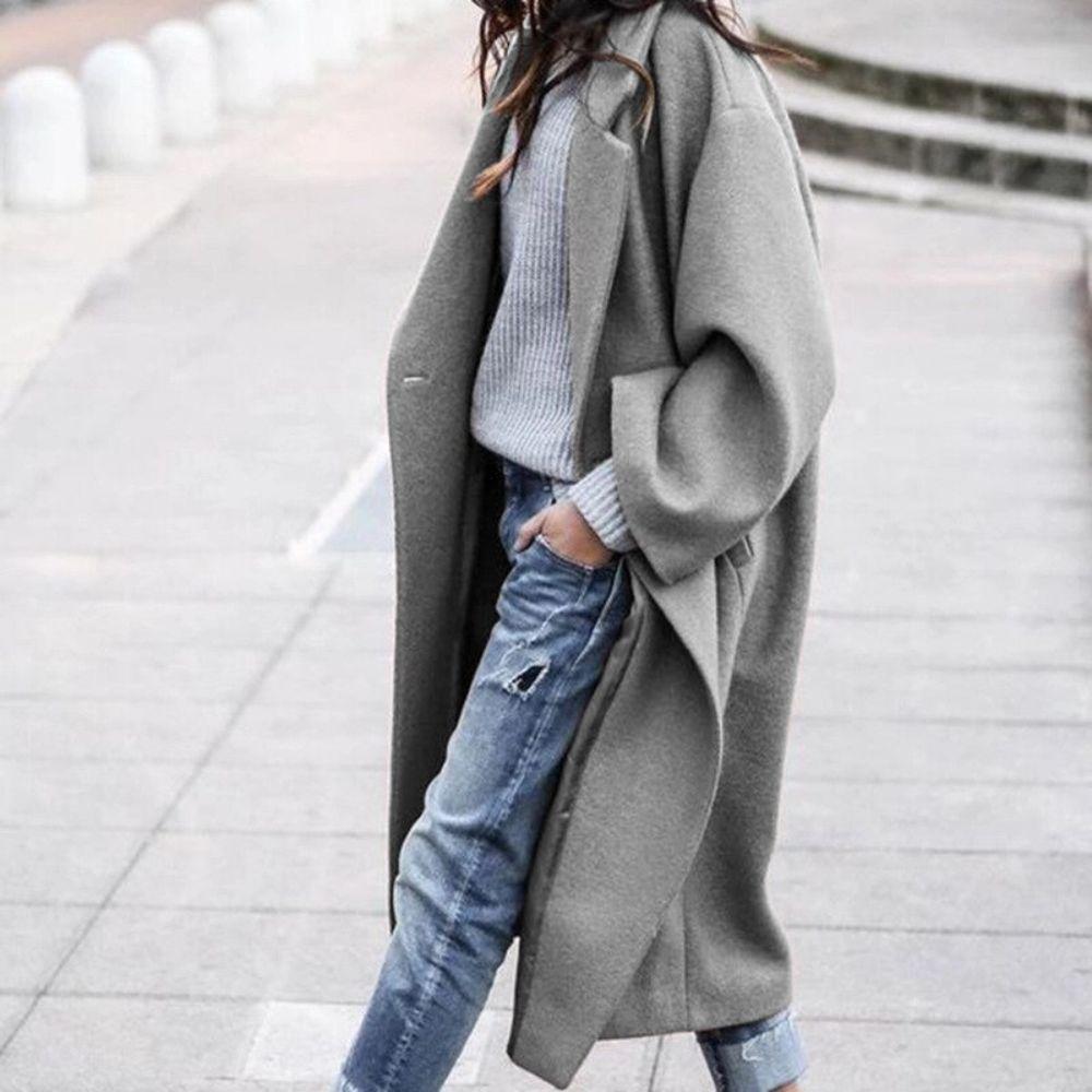 ANDRINA - Manteau d'Hiver Grande Taille Découvrez notre manteau ANDRINA, une création mode grande taille qui allie élégance hivernale et raffinement français. Ce manteau d'hiver grande taille offre un design sophistiqué et chaleureux, idéal pour les femme