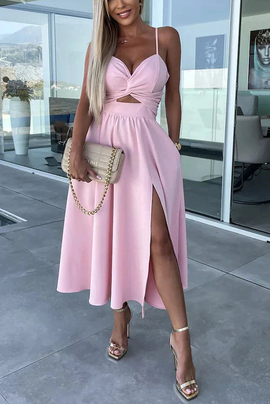 Lucy - Robe Midi Grande Taille Femme Élégante Découvrez notre robe Lucy, une création mode grande taille qui allie sensualité et élégance française. Cette robe élégante grande taille avec sa fente raffinée et son décolleté séduisant offre une silhouette s