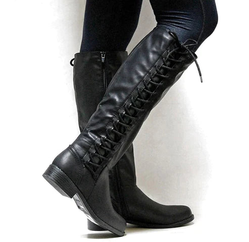 ACEY - Bottes à Lacets Élégantes Grande Taille Découvrez nos bottes ACEY, une création mode grande taille qui marie style lacé et élégance française. Ces bottes grande taille offrent une silhouette raffinée et sophistiquée, créées pour les femmes qui rech