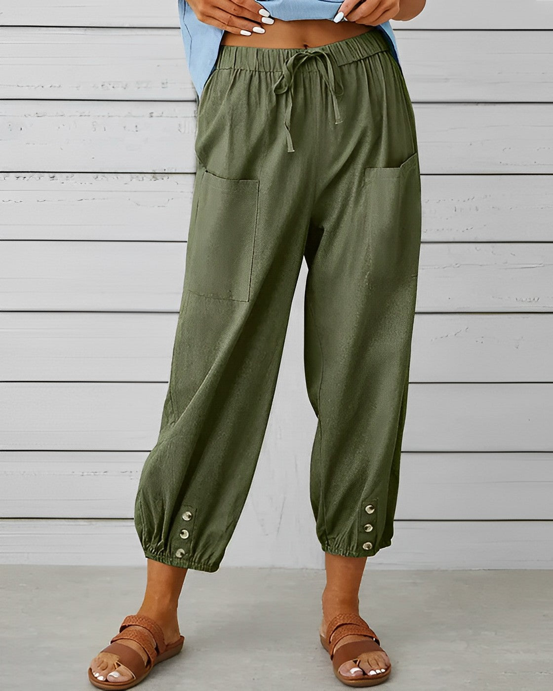 MAYA - Pantalon Large Taille Haute Grande Taille Découvrez notre pantalon MAYA, une création mode grande taille qui incarne l'élégance française avec une silhouette contemporaine. Ce pantalon taille haute grande taille offre une coupe large et raffinée, c