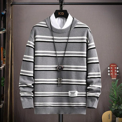 NOLAN - Pull en Maille Doux Homme Découvrez notre pull NOLAN pour homme, une création qui marie douceur exceptionnelle et élégance française. Ce pull en maille offre une silhouette raffinée et confortable, créé pour les hommes qui recherchent une pièce au