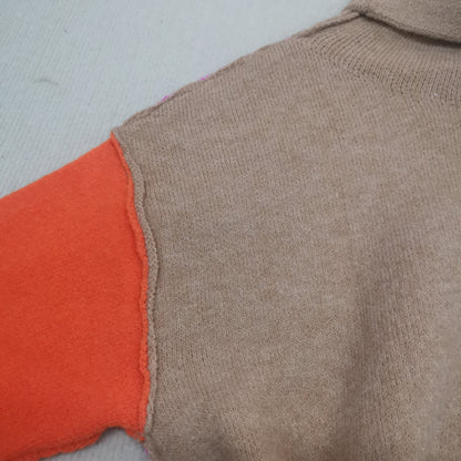 JENNY - Pull Color Block Élégant Grande Taille Découvrez notre pull JENNY, une création mode grande taille qui marie color block moderne et élégance française. Ce pull grande taille offre une silhouette graphique et raffinée, créé pour les femmes qui osen
