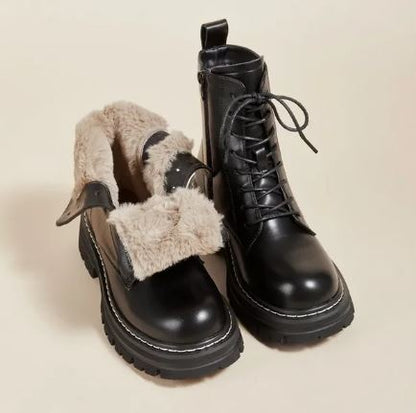RIZA - Bottines Fourrées Grande Taille Découvrez nos bottines RIZA, une création mode grande taille qui marie douceur fourrée et élégance française. Ces bottines grande taille offrent une silhouette raffinée et chaleureuse, créées pour les femmes qui rech