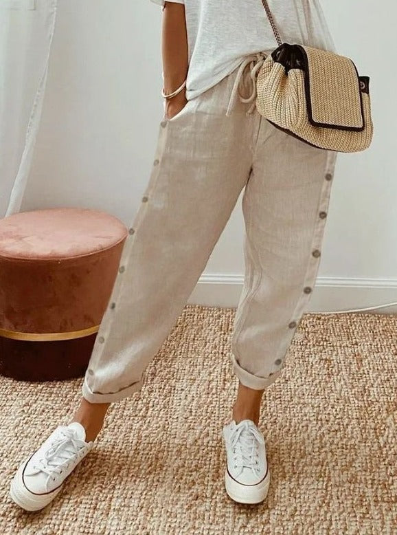 EMMA - Pantalon Élégant et Décontracté Grande Taille Découvrez notre pantalon EMMA, une création mode grande taille qui allie parfaitement élégance décontractée et style français. Ce pantalon grande taille offre une silhouette fluide et raffinée, créé pou
