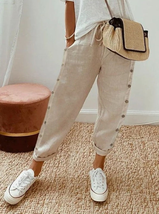 EMMA - Pantalon Élégant et Décontracté Grande Taille Découvrez notre pantalon EMMA, une création mode grande taille qui allie parfaitement élégance décontractée et style français. Ce pantalon grande taille offre une silhouette fluide et raffinée, créé pou