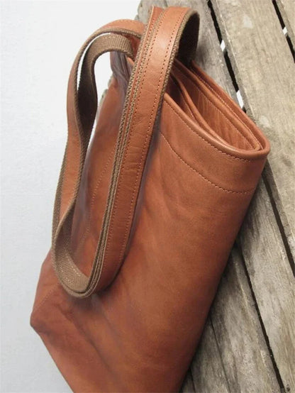 MADISON - Sac Fourre-Tout Élégant Grande Taille Découvrez notre sac MADISON, une création mode grande taille qui marie fonctionnalité durable et élégance française. Ce sac fourre-tout offre une silhouette raffinée et spacieuse, créé pour les femmes qui re