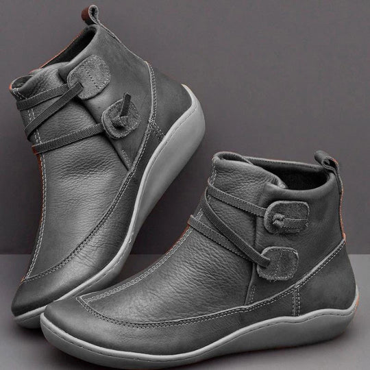 LOTTE - Bottes en Cuir Grande Taille Découvrez nos bottes LOTTE, une création mode grande taille qui marie cuir premium et élégance française. Ces bottes grande taille offrent une silhouette raffinée et sophistiquée, créées pour les femmes qui recherchent