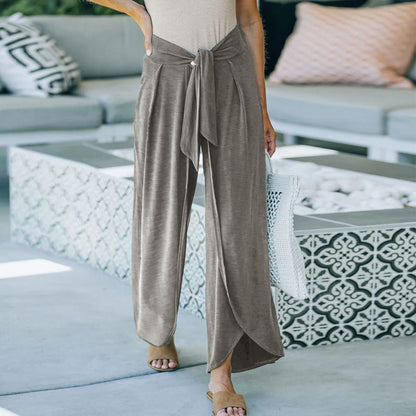 SALIAH - Pantalon Élégant Grande Taille Découvrez notre pantalon SALIAH, une création mode grande taille qui incarne l'essence de l'élégance française contemporaine. Ce pantalon grande taille offre une silhouette raffinée et structurée, créé pour les femm