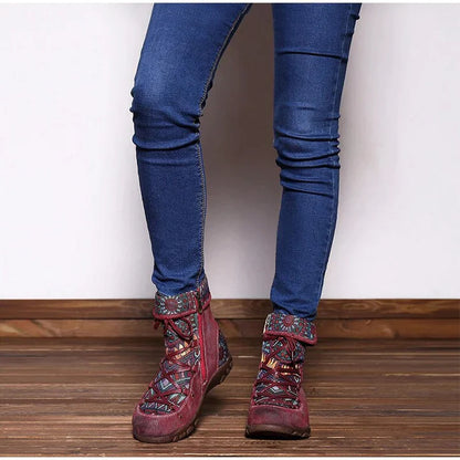 ELOISE - Bottes Tendance Grande Taille Découvrez nos bottes ELOISE, une création mode grande taille qui marie tendances actuelles et élégance française. Ces bottes grande taille offrent une silhouette raffinée et moderne, créées pour les femmes qui recher