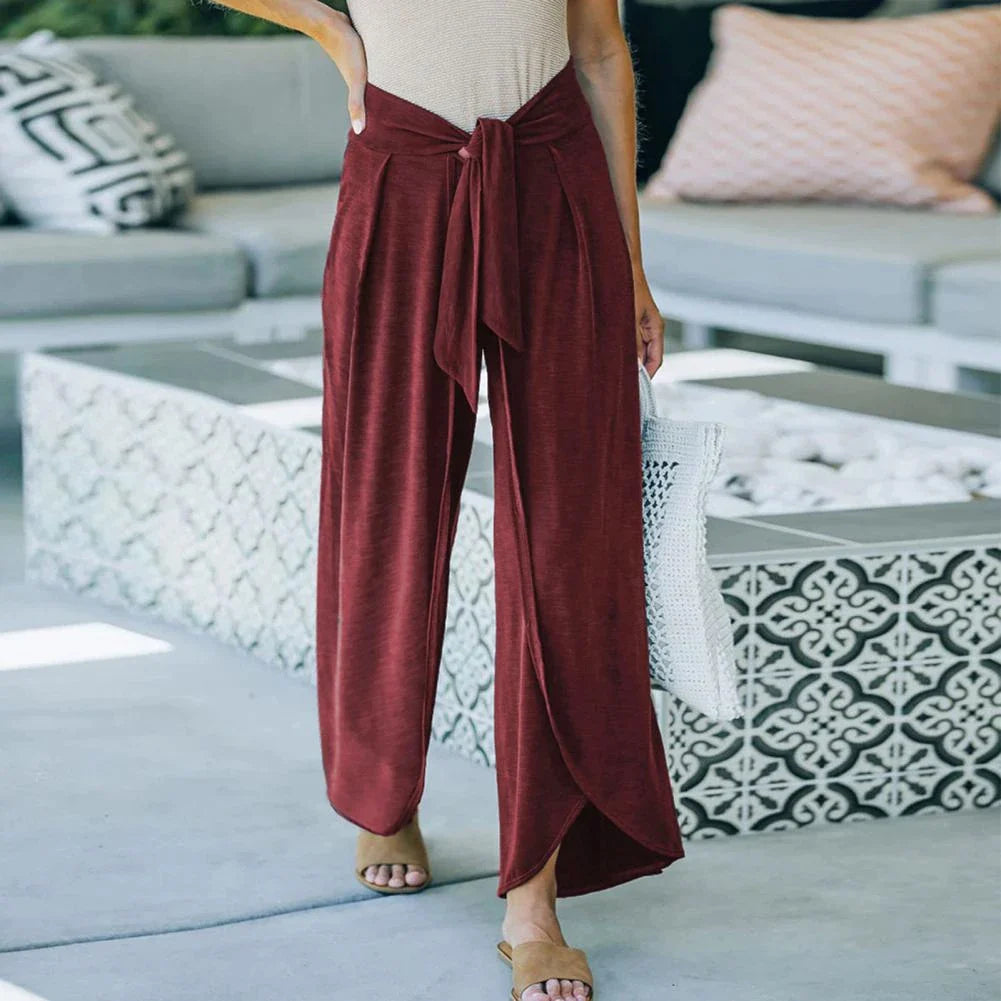 SALIAH - Pantalon Élégant Grande Taille Découvrez notre pantalon SALIAH, une création mode grande taille qui incarne l'essence de l'élégance française contemporaine. Ce pantalon grande taille offre une silhouette raffinée et structurée, créé pour les femm
