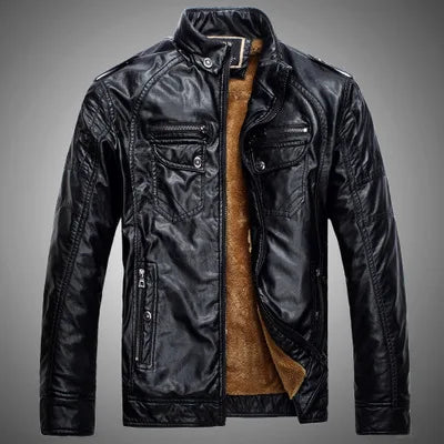 PETER - Veste en Cuir Doublée Polaire Homme Découvrez notre veste PETER pour homme, une création qui marie le luxe du cuir au confort de la polaire. Cette veste doublée offre une silhouette raffinée et chaleureuse, créée pour les hommes qui recherchent un