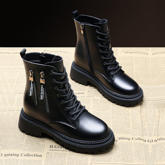 EDNA - Bottines Chaudes Grande Taille Découvrez nos bottines EDNA, une création mode grande taille qui marie chaleur hivernale et élégance française. Ces bottines grande taille offrent une silhouette raffinée et douillette, créées pour les femmes qui rech