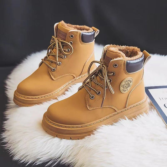 MILA - Bottes en Coton Grande Taille Découvrez nos bottes MILA, une création mode grande taille qui marie confort naturel et élégance française. Ces bottes en coton grande taille offrent une silhouette raffinée et respirante, créées pour les femmes qui re
