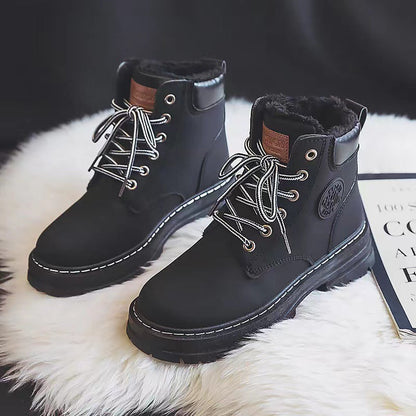 MILA - Bottes en Coton Grande Taille Découvrez nos bottes MILA, une création mode grande taille qui marie confort naturel et élégance française. Ces bottes en coton grande taille offrent une silhouette raffinée et respirante, créées pour les femmes qui re